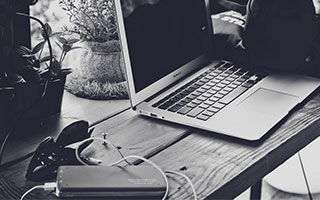 九游娱乐-C罗在篮网比赛中出色发挥，持续失利引发热议！赛场气氛高涨的简单介绍