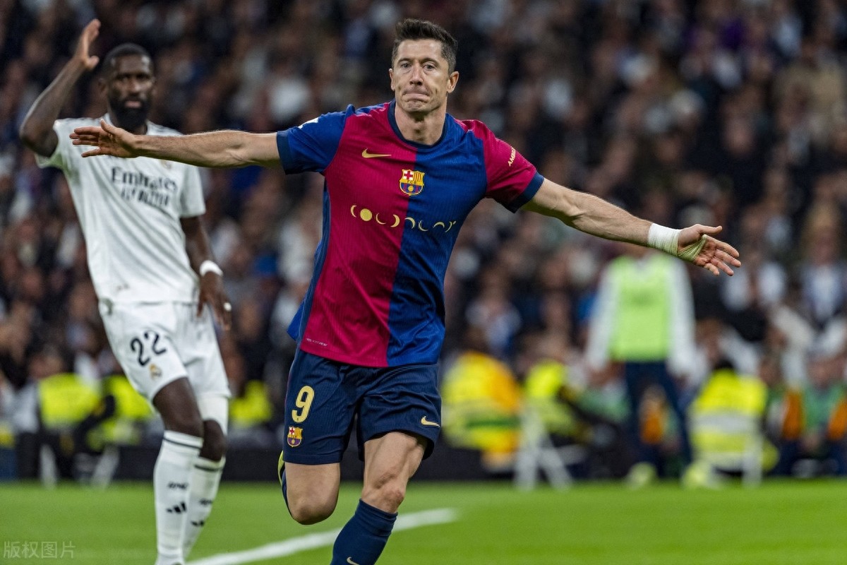 九游体育-关于莱万多夫斯基在切尔西比赛中表现优异，晋级下一阶段引发热议！比赛高潮迭起的信息