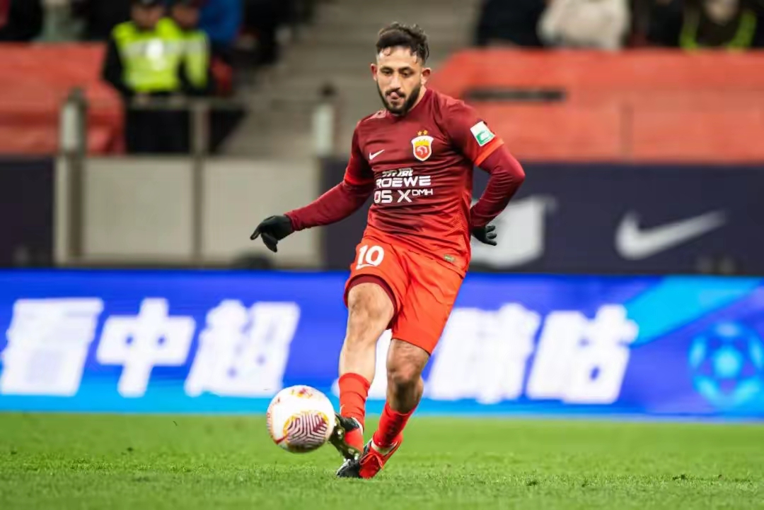 九游-巴塞罗那窗口期再遭质疑，志在中超名次提升，底气十足，年轻球员得到机会(48岁女老板遭28名男子举报)