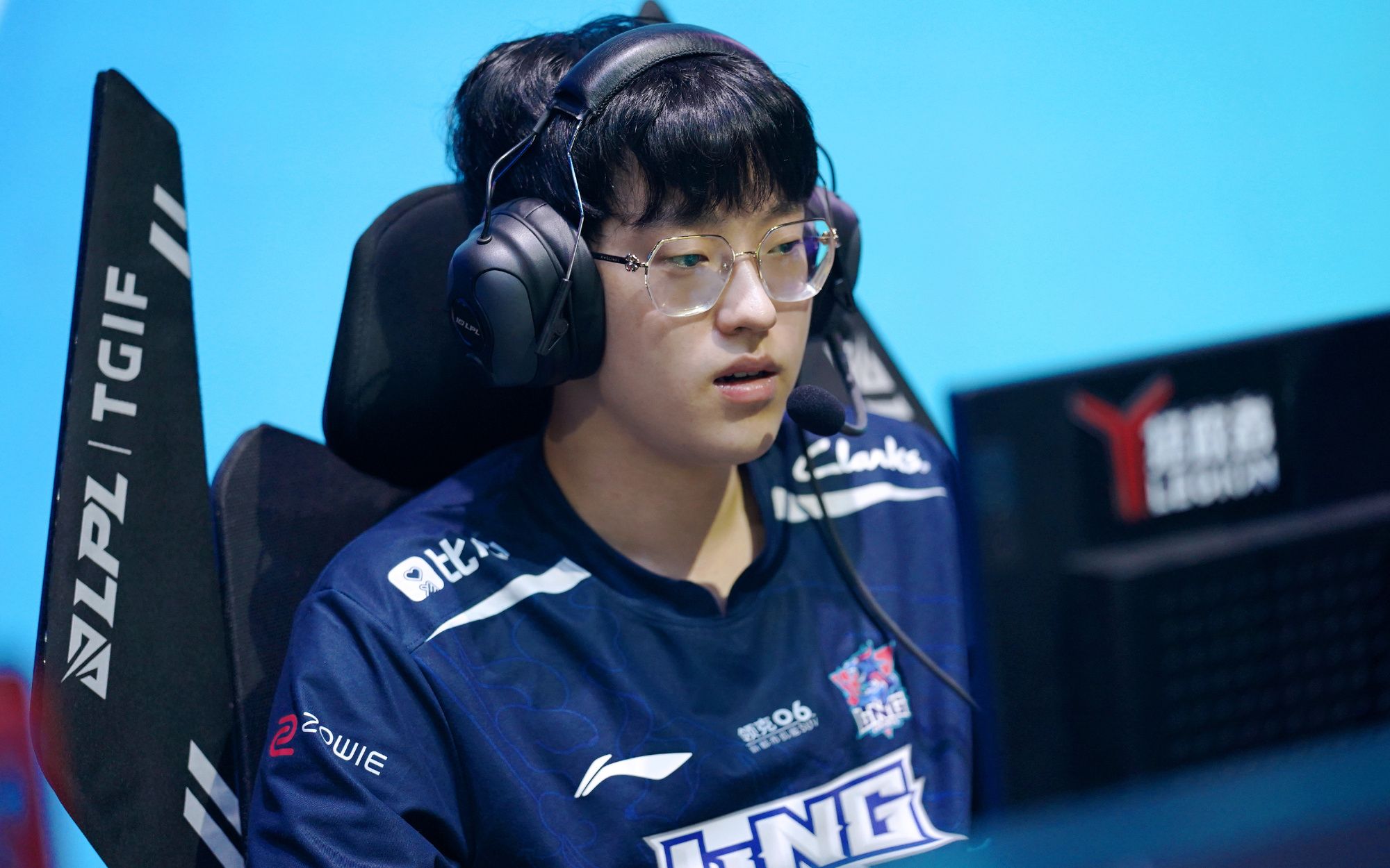 九游-包含Scout回归赛场，赛事规则更新首场状态亮眼，SKT观众沸腾！的词条