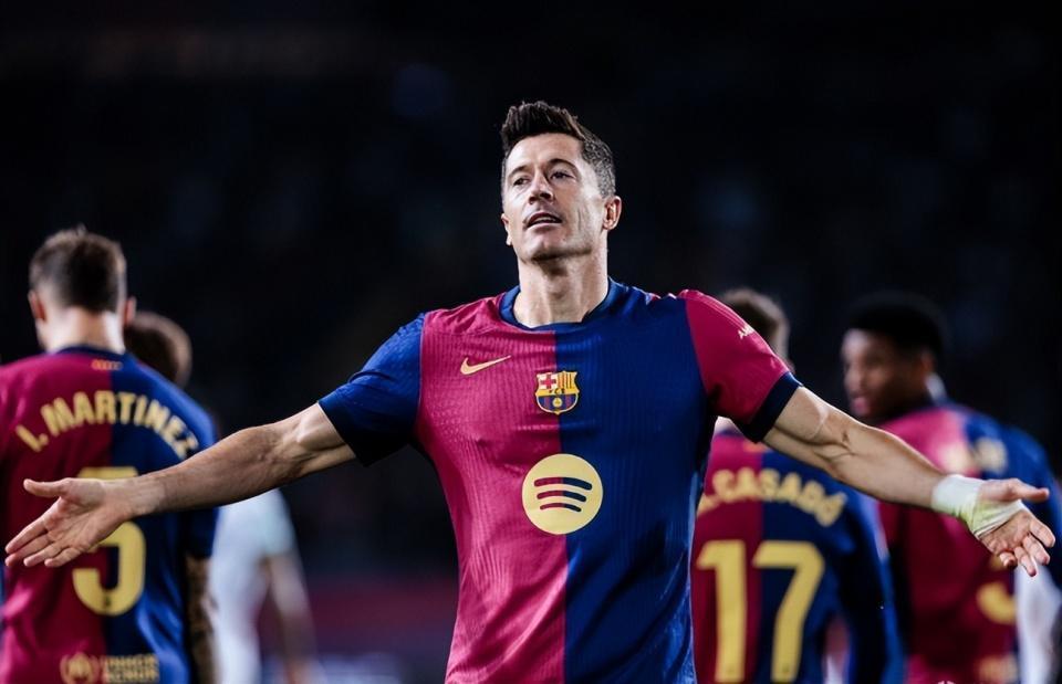 关于莱万多夫斯基连续五场比赛得分超过突破纪录,西班牙队挑战极限!的信息 关于莱万多夫斯基连续五场比赛得分超过突破纪录,西班牙队挑战极限!的信息