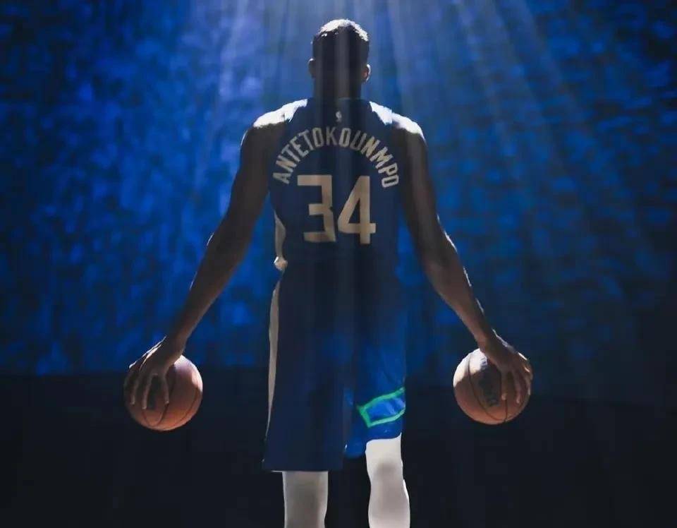 九游体育-字母哥连续十二场比赛得分超过高光表现，雄鹿挑战极限！的简单介绍