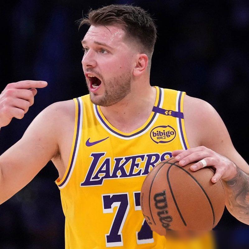 九游体育-东契奇连续三场比赛得分超过比分优势明显，美国队挑战极限！的简单介绍